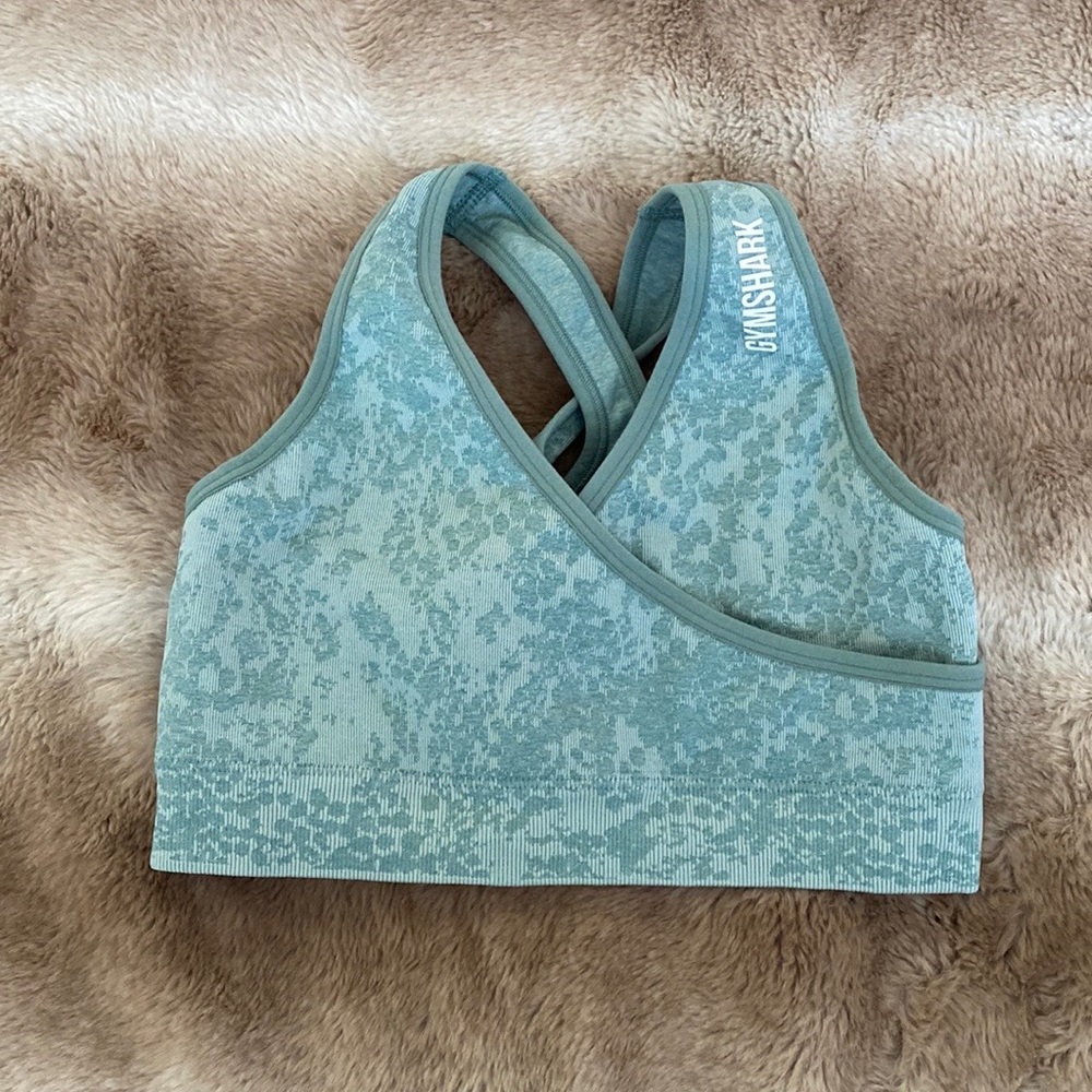 Gymshark adapt camo seamless sports bra.